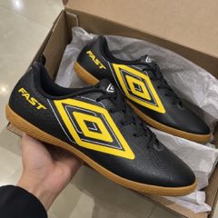 Chuteira Futsal Umbro Fast II Unissex - Preto+Amarelo